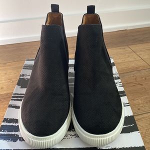 DV by Dolce Vita ladies Wedge slip-on Bootie. Size 8